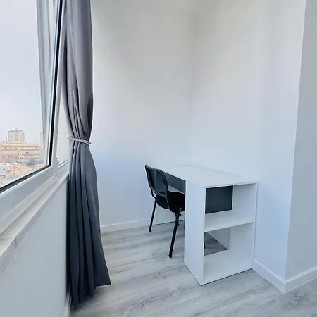 Flip-flop House Apartment
